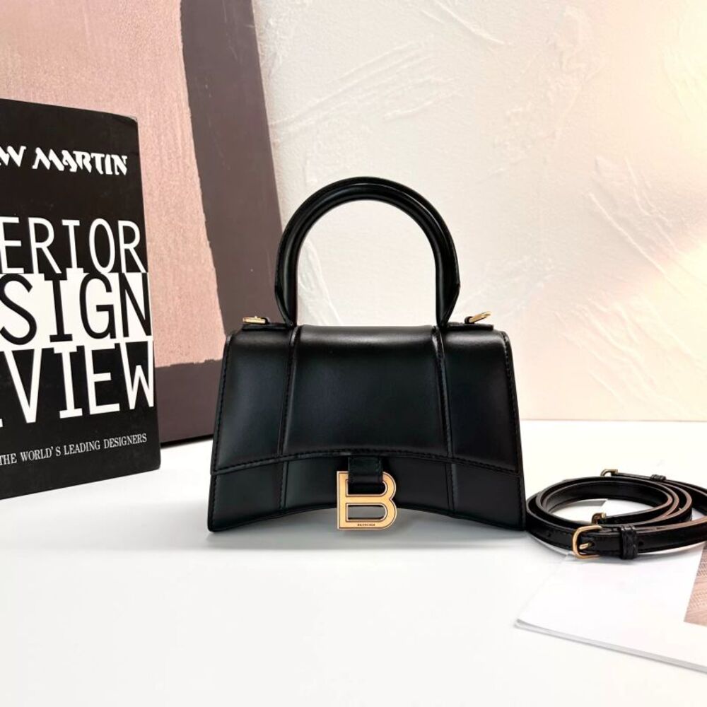 Balenciaga Women Pre-Loved Bag Very Good Condition